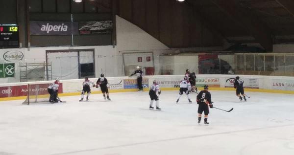 AHC Vinschgau Eisfix Volksbank vs. EHC Chur AHC Vinschgau Eisfix Volksbank vs. EHC Chur
