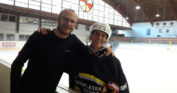 Der HC DAVOS POWERPLAYER zu gast im Ice Forum von Latsch Der HC DAVOS POWERPLAYER zu gast im Ice Forum von Latsch