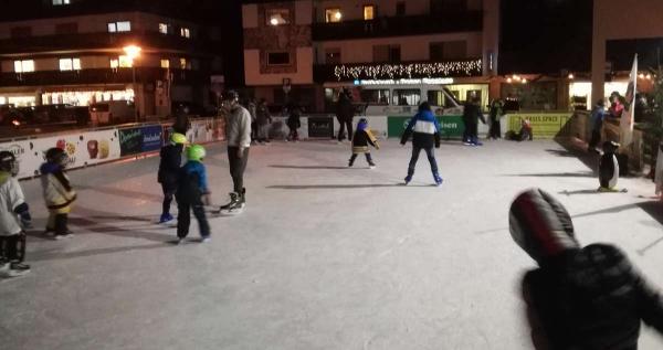 Hockeyschule zu Gast in Schlanders Hockeyschule zu Gast in Schlanders
