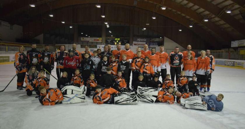 Sensationelles Spiel im Fuxbau. Eisfix Orange vs. Black Eisfix!!!